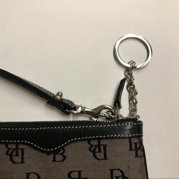 New Dooney & Bourke Wristlet or Clutch with Keychain - Picture 4 of 12